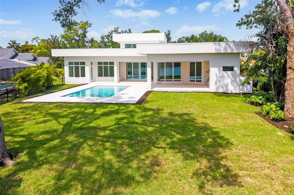 4431 Camino Real Sarasota FL 34231