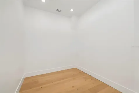 4431 Camino Real Sarasota FL 34231