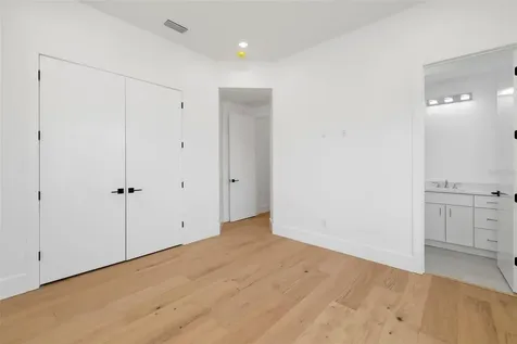 4431 Camino Real Sarasota FL 34231