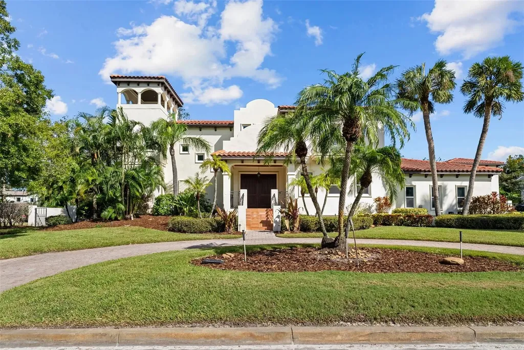 4617 W Tennyson Avenue Tampa FL 33629