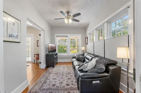1140 14th Avenue N St Petersburg FL 33705