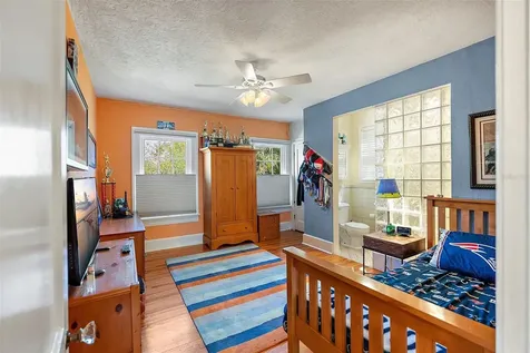 1140 14th Avenue N St Petersburg FL 33705