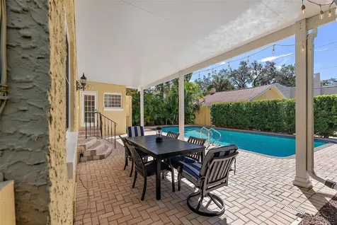 1140 14th Avenue N St Petersburg FL 33705