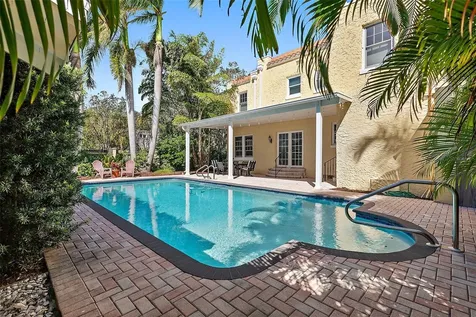 1140 14th Avenue N St Petersburg FL 33705