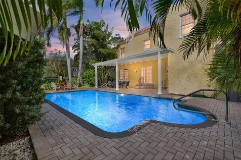 1140 14th Avenue N St Petersburg FL 33705
