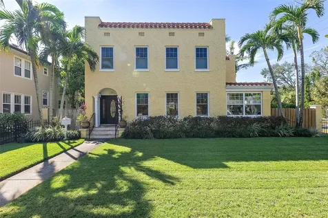 1140 14th Avenue N St Petersburg FL 33705