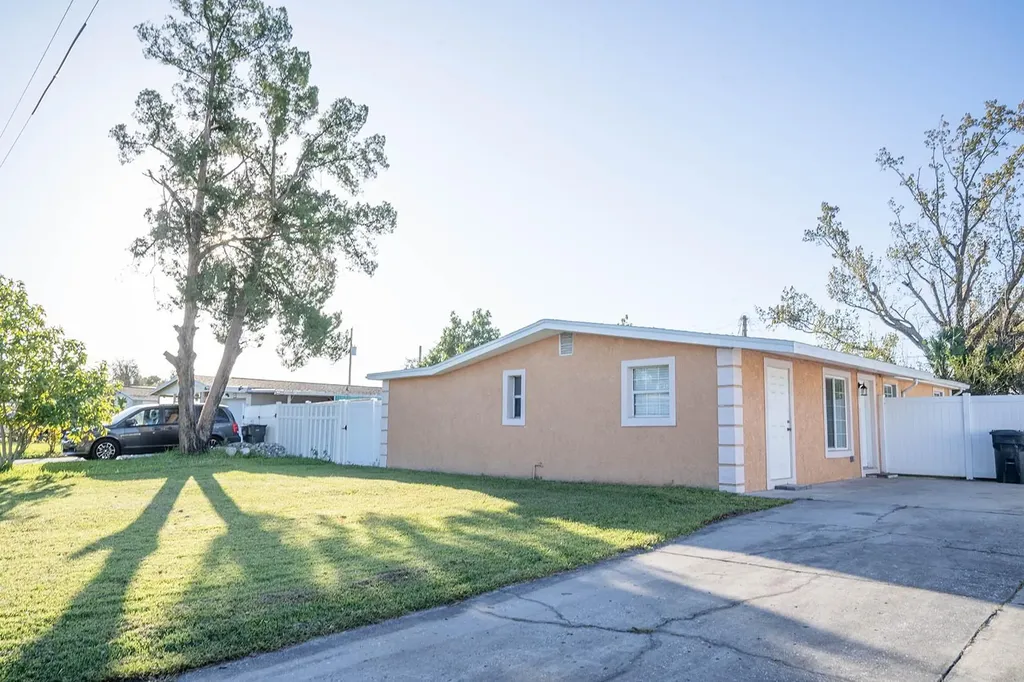4532 W Hanna Avenue Tampa FL 33614