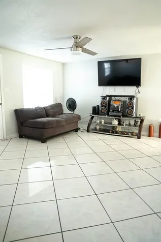 4532 W Hanna Avenue Tampa FL 33614