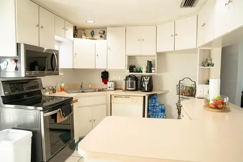 4532 W Hanna Avenue Tampa FL 33614