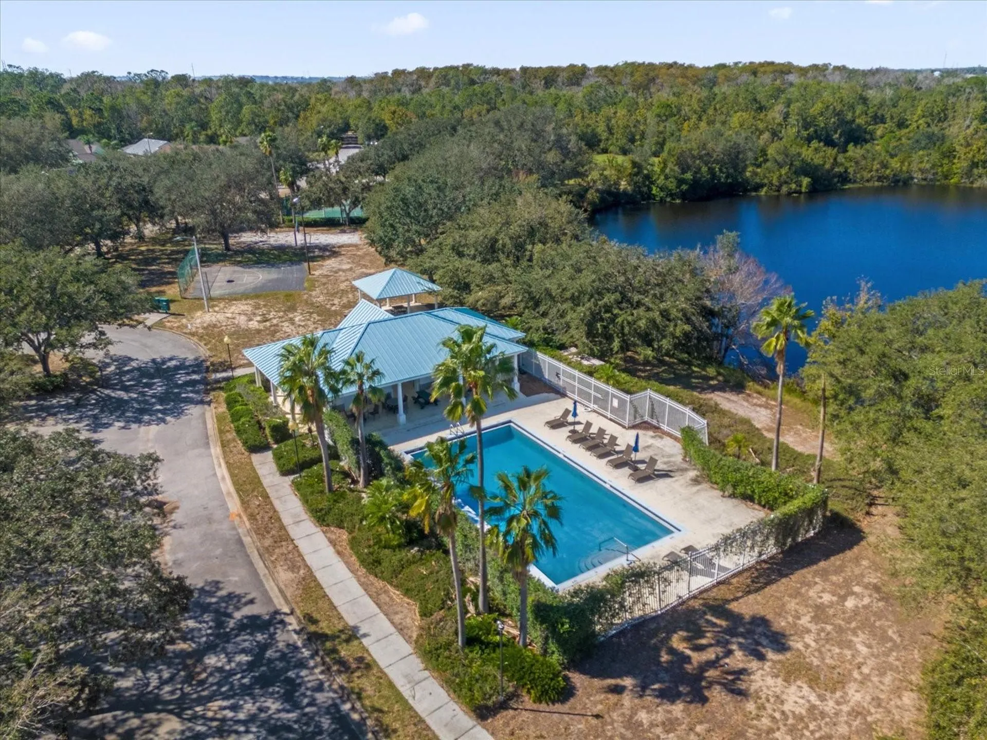 450 Lake Shore Parkway Davenport FL 33896