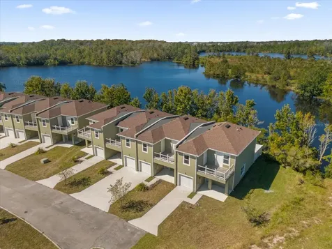 450 Lake Shore Parkway Davenport FL 33896