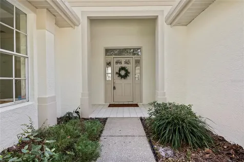 17303 Lockwood Ridge Drive Tampa FL 33647