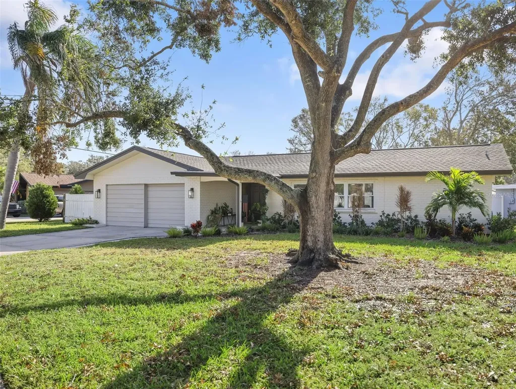 2351 Glenmoor Road N Clearwater FL 33764