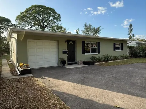 9026 1st Street N St Petersburg FL 33702
