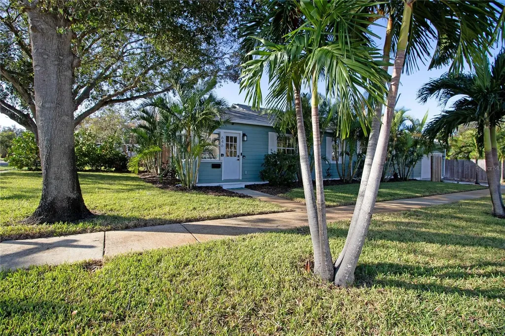 646 50th Street N St Petersburg FL 33710