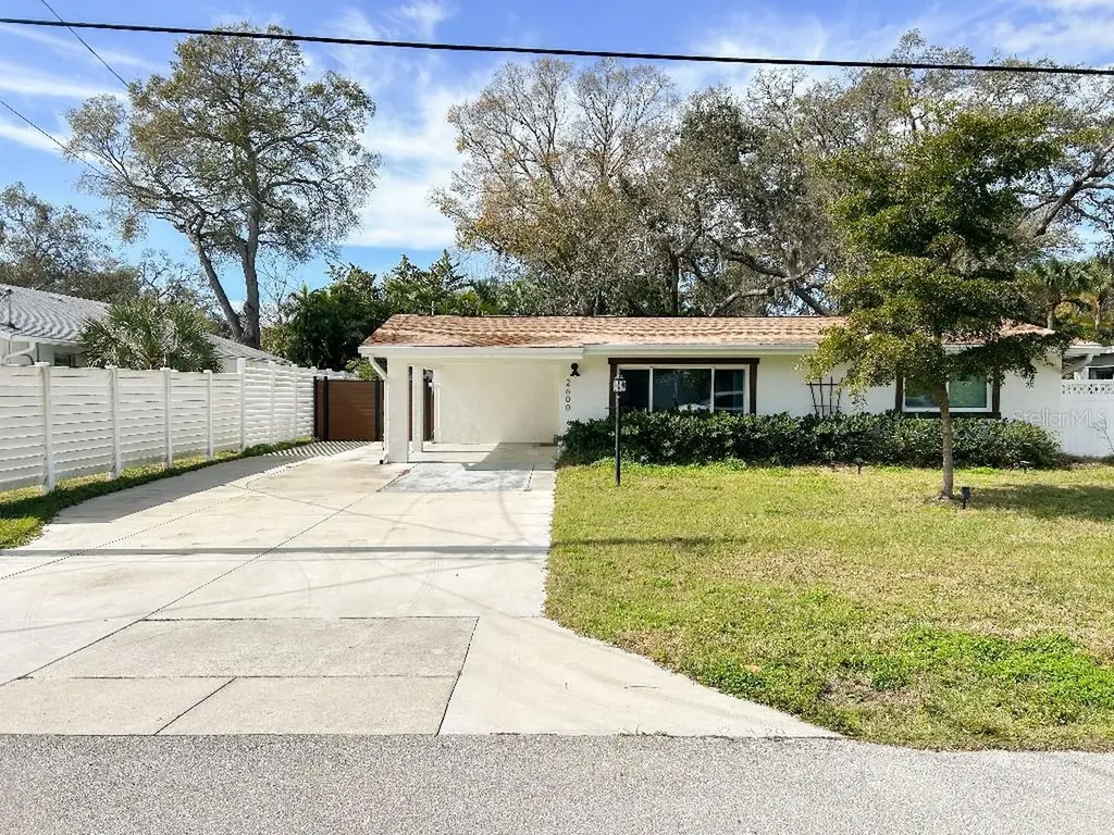 2600 Robinson Avenue Sarasota FL 34232