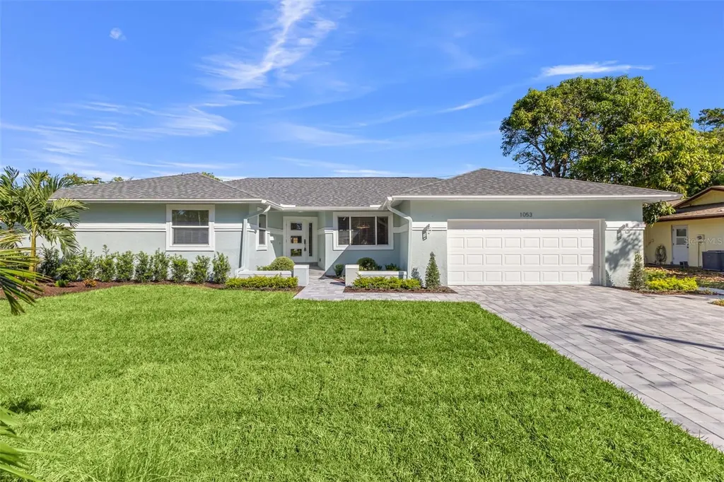 1053 Serpentine Drive S St Petersburg FL 33705