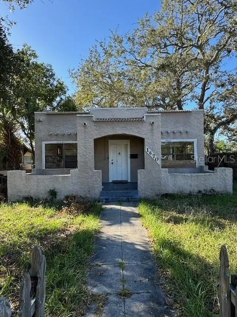 1670 21st Avenue S St Petersburg FL 33712