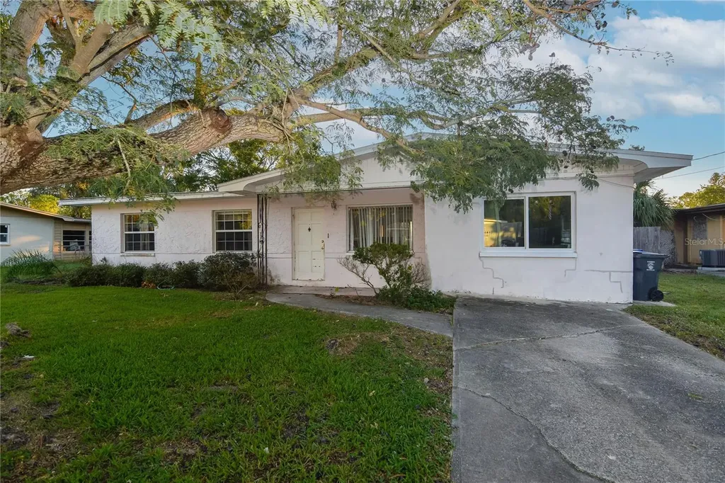 421 Country Club Drive Oldsmar FL 34677