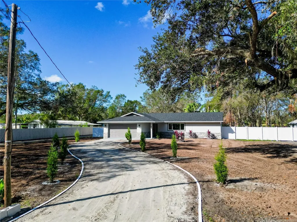 2207 33rd Street SE Ruskin FL 33570