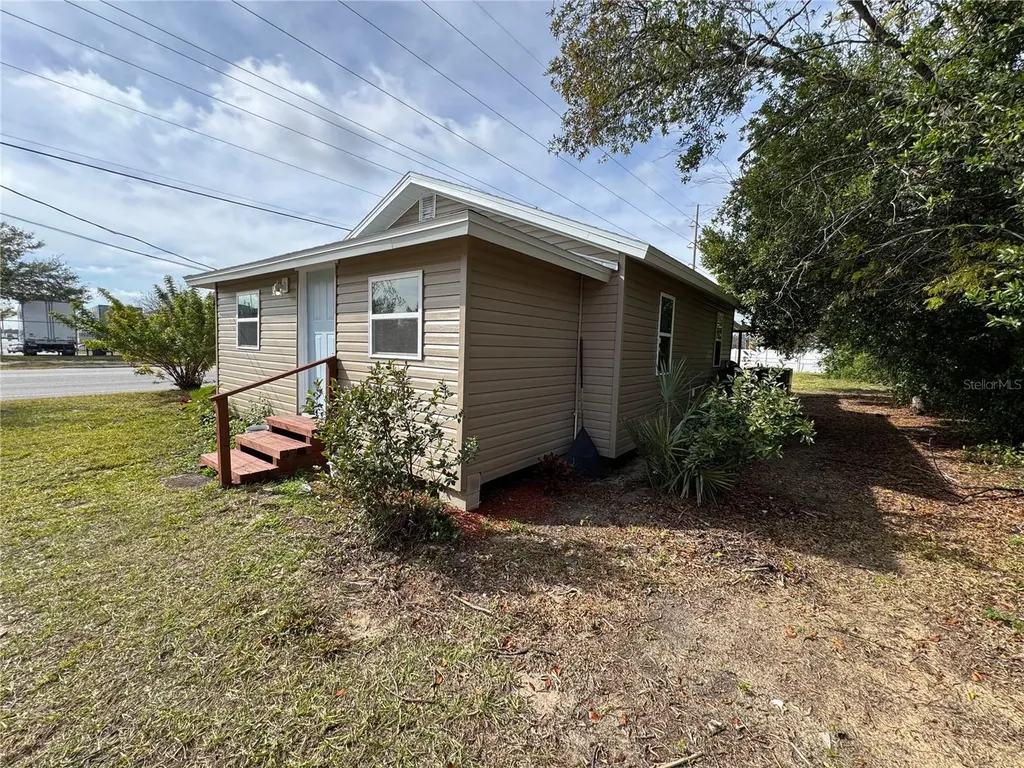 620 Oak Street Auburndale FL 33823