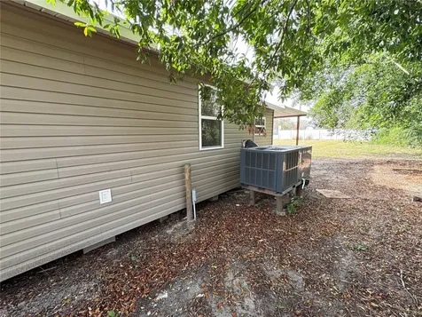 620 Oak Street Auburndale FL 33823