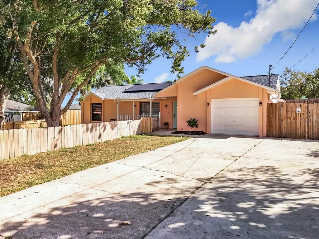 810 S Galena Avenue Minneola FL 34715