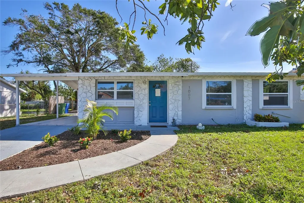 1007 27th Street Court E Bradenton FL 34208