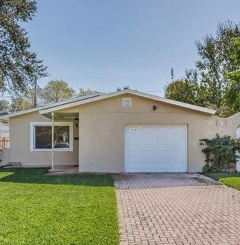 1818 Michigan Avenue NE St Petersburg FL 33703