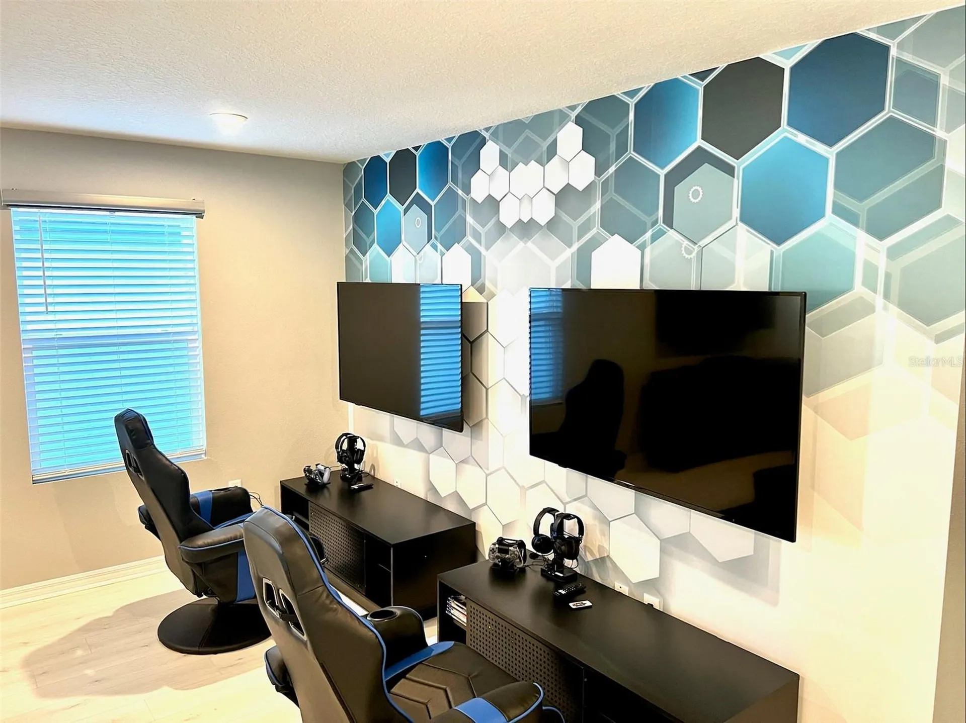 2104 Fleming Mist Place Kissimmee FL 34747