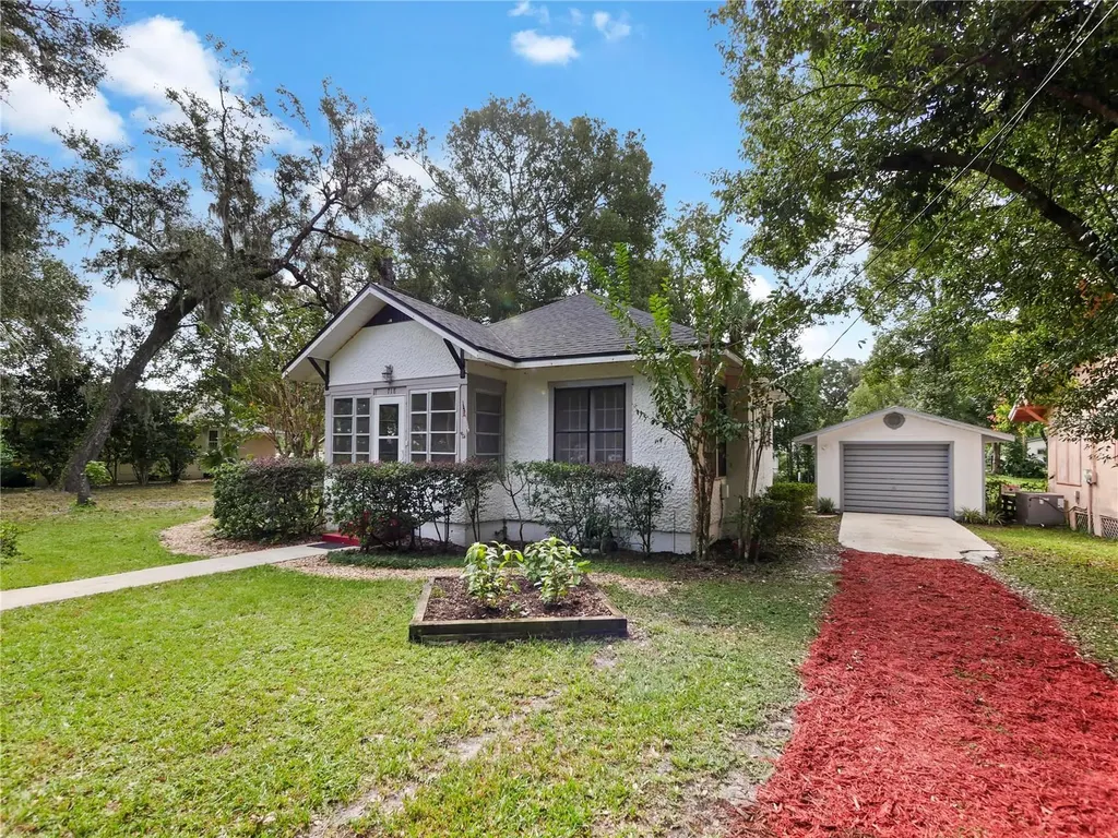 718 E Georgia Avenue Deland FL 32724