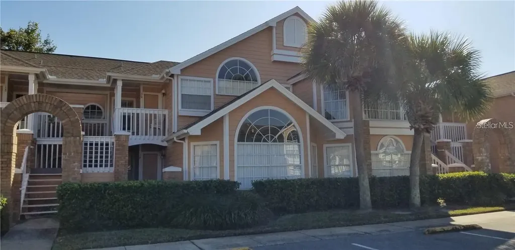 2456 Sweetwater Club Circle Kissimmee FL 34746