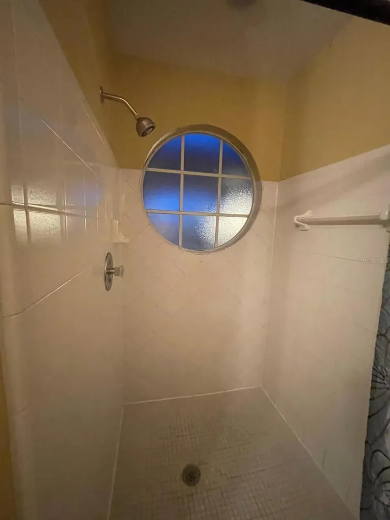 2456 Sweetwater Club Circle Kissimmee FL 34746