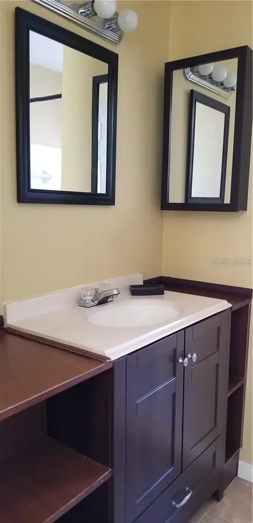 2456 Sweetwater Club Circle Kissimmee FL 34746