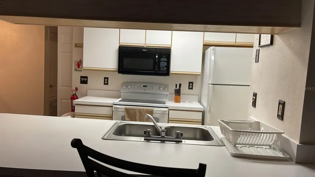 2456 Sweetwater Club Circle Kissimmee FL 34746