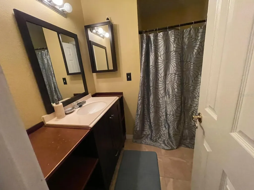 2456 Sweetwater Club Circle Kissimmee FL 34746