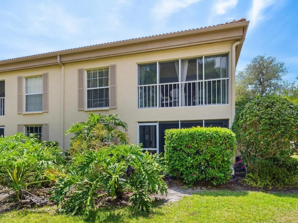 4415 Longmeadow Sarasota FL 34235