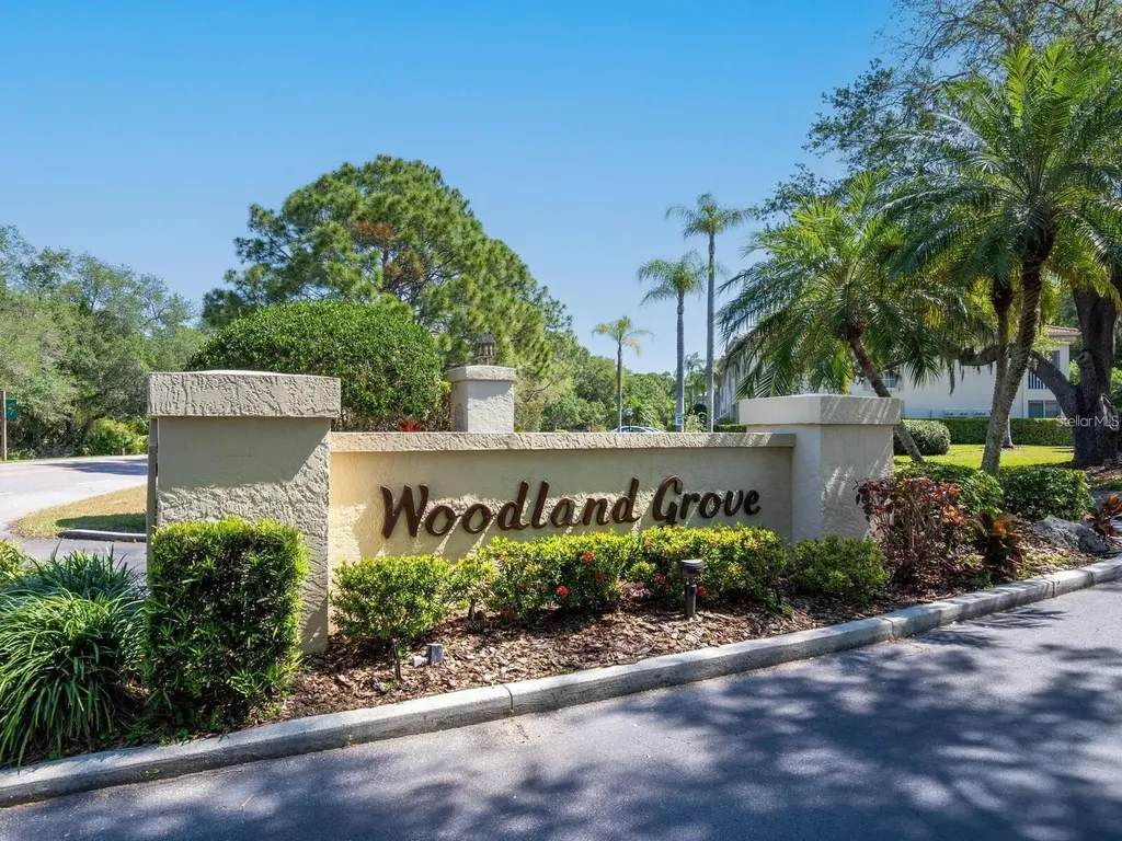 4415 Longmeadow Sarasota FL 34235