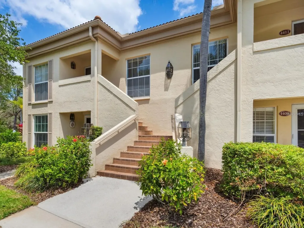4415 Longmeadow Sarasota FL 34235