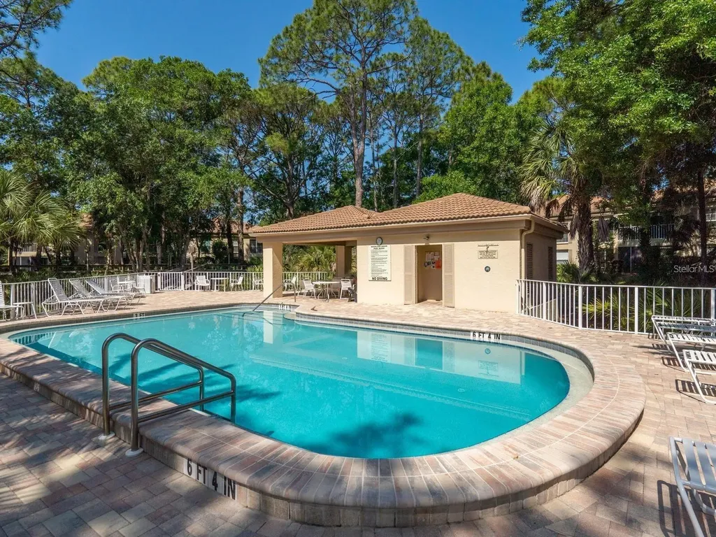 4415 Longmeadow Sarasota FL 34235