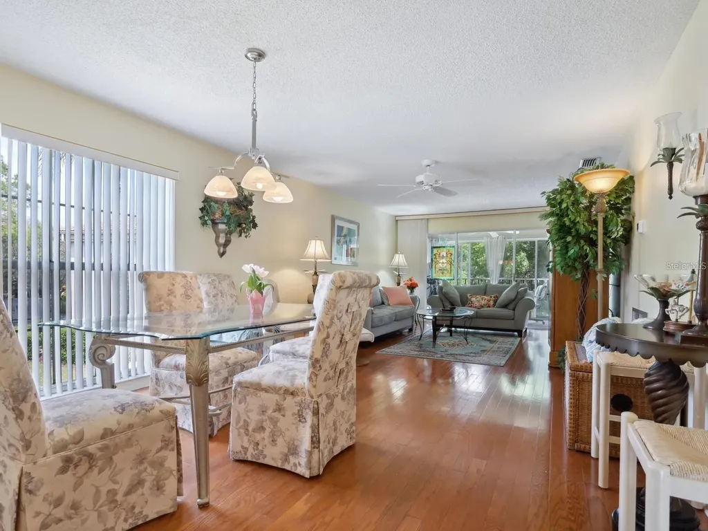 4415 Longmeadow Sarasota FL 34235