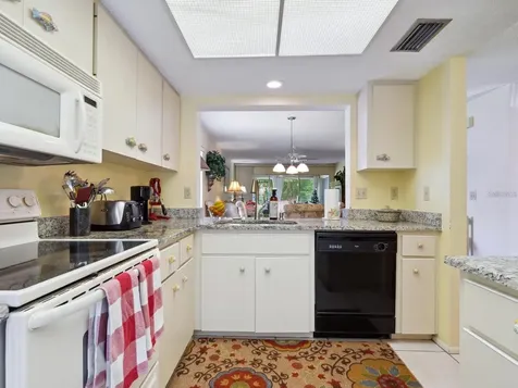 4415 Longmeadow Sarasota FL 34235