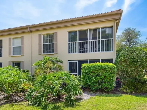 4415 Longmeadow Sarasota FL 34235