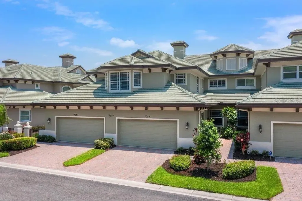 6527 Moorings Point Circle Lakewood Ranch FL 34202