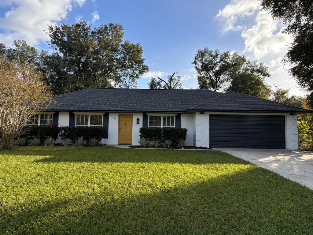 2924 Lake Helen Osteen Road Deltona FL 32738