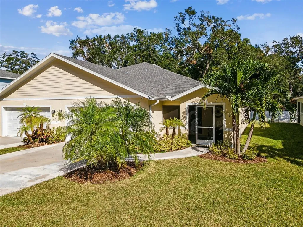 1979 Whitney Oaks Boulevard Clearwater FL 33760