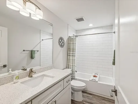 1979 Whitney Oaks Boulevard Clearwater FL 33760