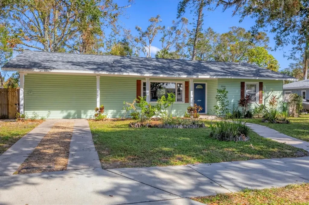 2930 7th Avenue W Bradenton FL 34205
