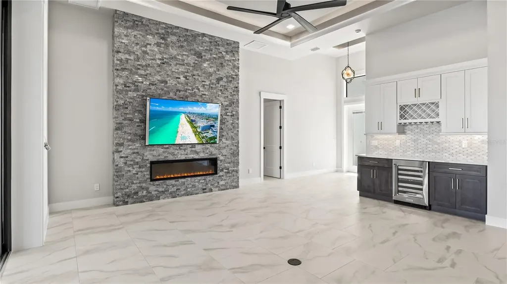 2133 Cape Coral Parkway W Cape Coral FL 33914