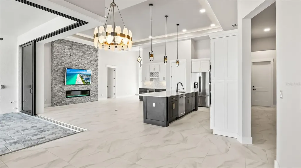 2133 Cape Coral Parkway W Cape Coral FL 33914